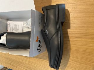 Zapatos de trabajo para uso profesional.