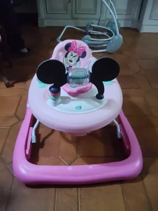 Andador bebé Minnie Mouse rosa,