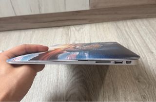 MacBook Air A1466 - MUY BIEN CUIDADO