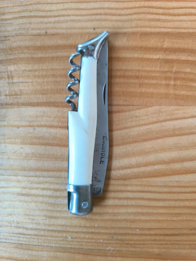 Navaja Laguiole con sacacorchos