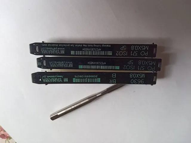 Lotto 4 maschi M5x0.8 Yamawa