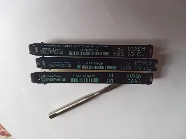 Lotto 4 maschi M5x0.8 Yamawa