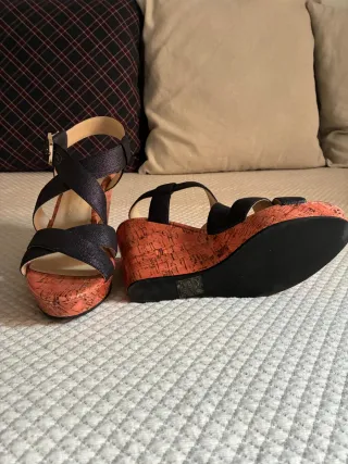 Sandalias cuña BIMBA Y LOLA