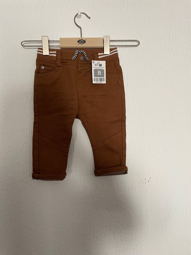 Pantalón marrón 6M