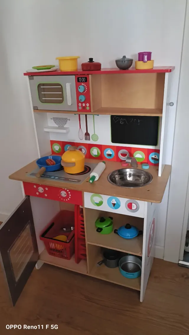 Cocina de juguete de madera