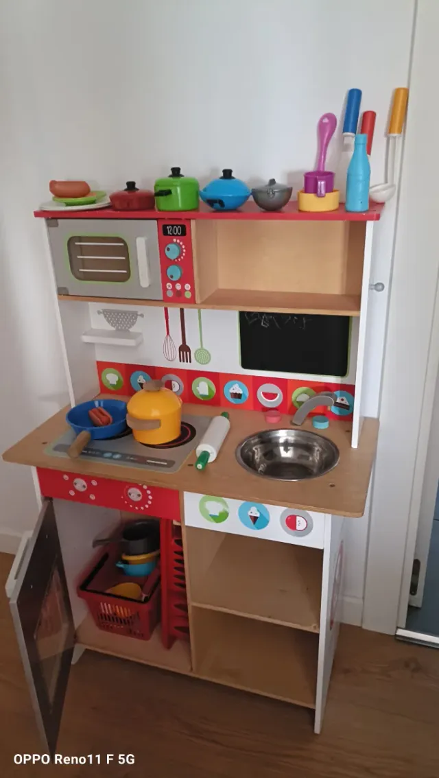 Cocina de juguete de madera