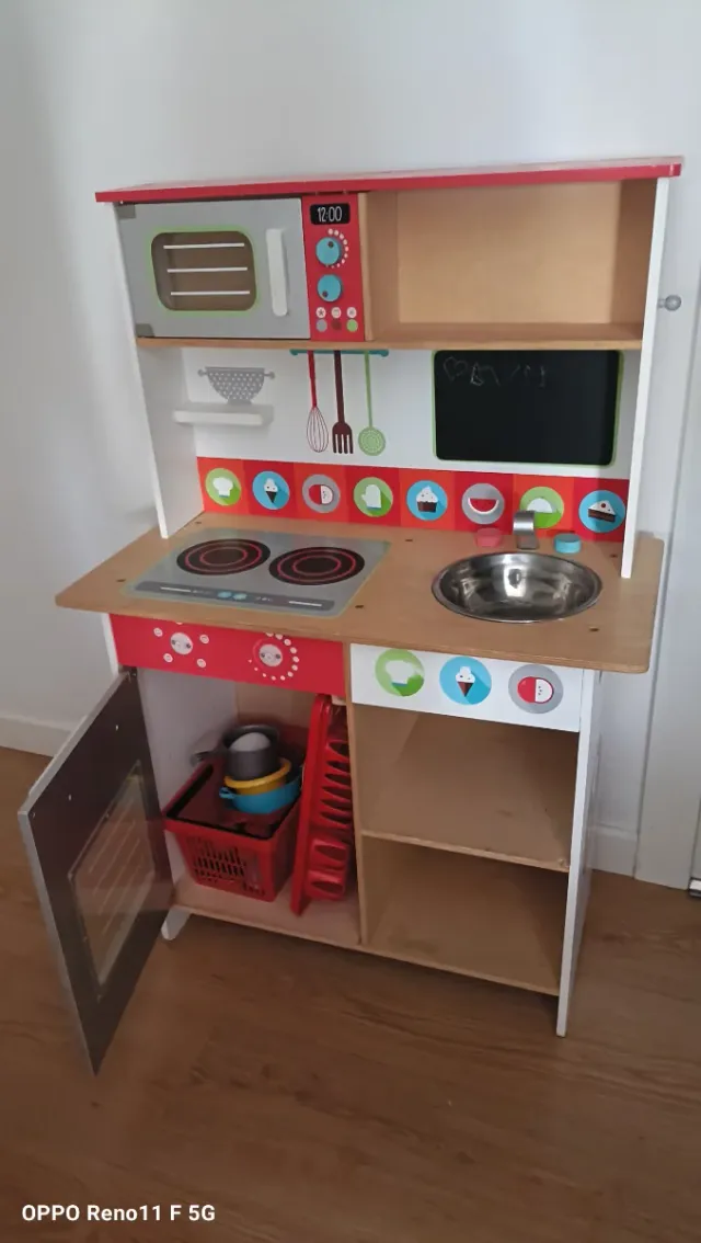 Cocina de juguete de madera