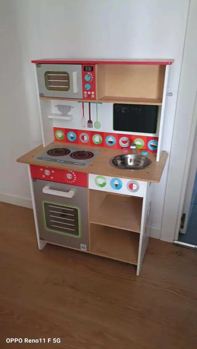 Cocina de juguete de madera