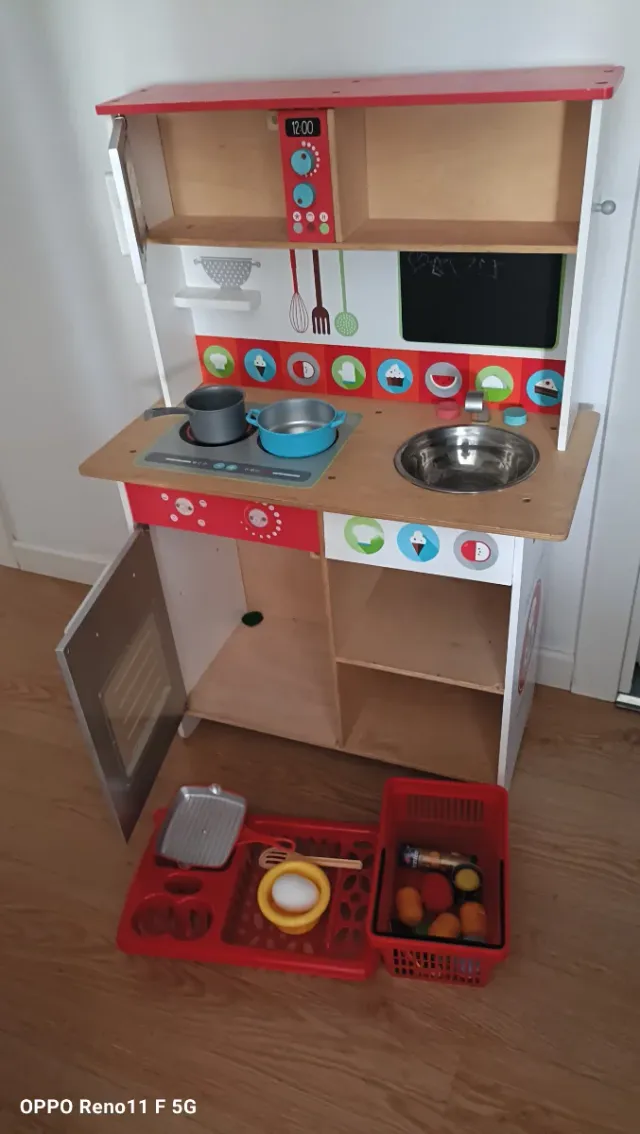 Cocina de juguete de madera