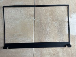 Marco Pantalla MSI 17 Tapa Trasera