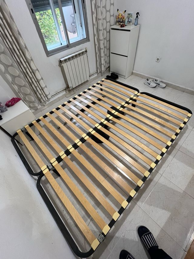 Base de cama 200x160x30 – Muy buen estado – 40 €
