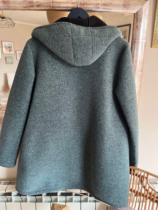 Abrigo de paño, verde oscuro con bufanda a juego