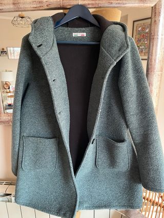 Abrigo de paño, verde oscuro con bufanda a juego