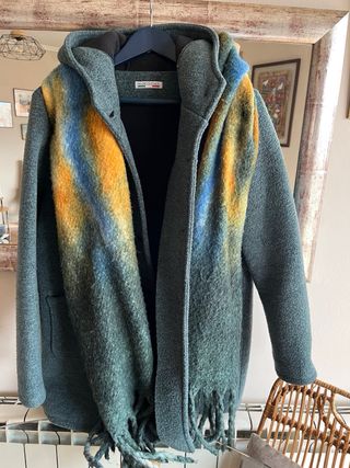 Abrigo de paño, verde oscuro con bufanda a juego