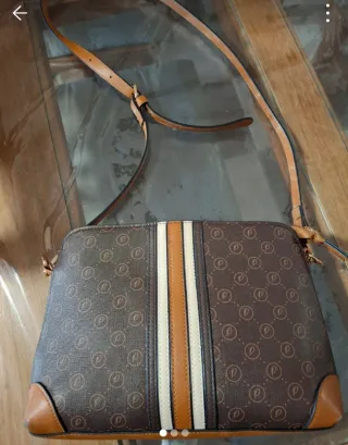 Bolso Marrón con Logo P