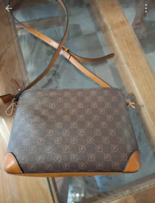 Bolso Marrón con Logo P