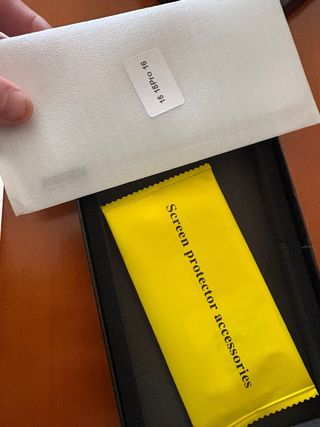 Funda Carbon Concept Forjado Roja IPhone 16