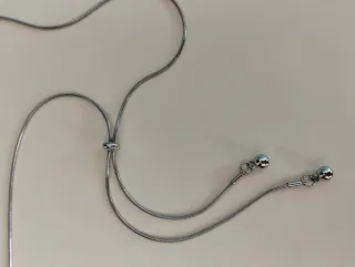 Collar de acero brillo.