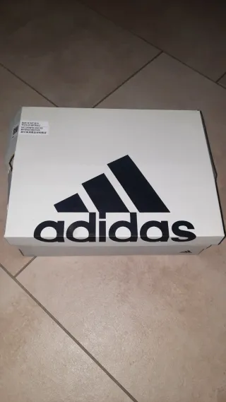 Scarpe Adidas alte nere