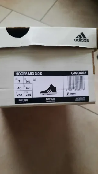 Scarpe Adidas alte nere