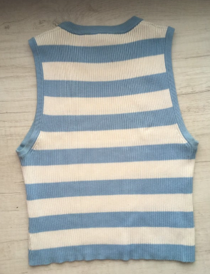 Top de rayas azul y blanco