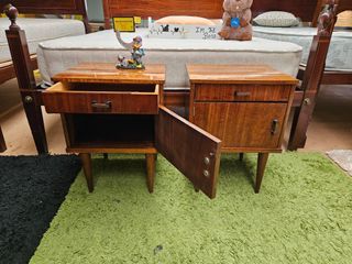 Mesas de cabeceira vintage em madeira (unidade)