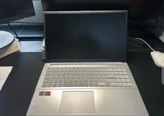 ASUS Vivobook Go 15 E1504F Ryzen 5 7520U 16GB DDR5