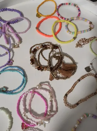 Lote de pulseras variadas