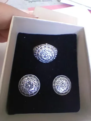 Conjunto Anillo y Pendientes.