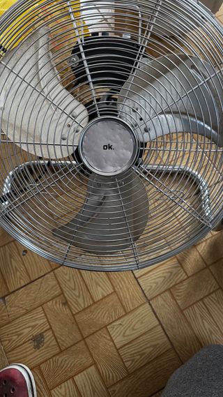 Ventilador de suelo ok. plateado