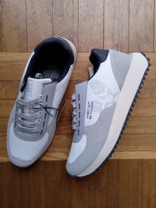 Scarpe Avirex grigie e bianche