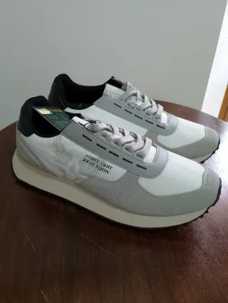 Scarpe Avirex grigie e bianche