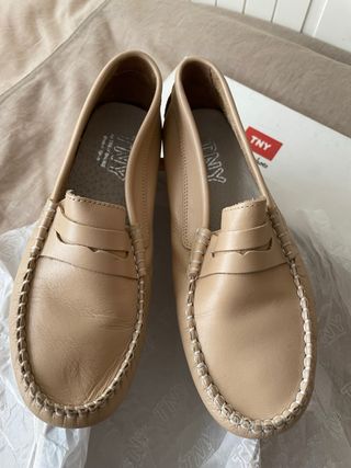 Mocasín piel. Arena. TNY. T35