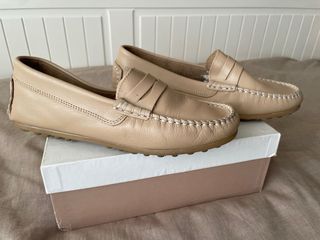 Mocasín piel. Arena. TNY. T35