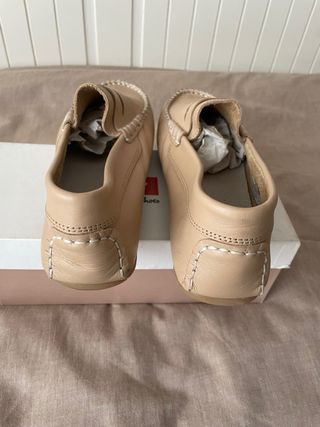 Mocasín piel. Arena. TNY. T35