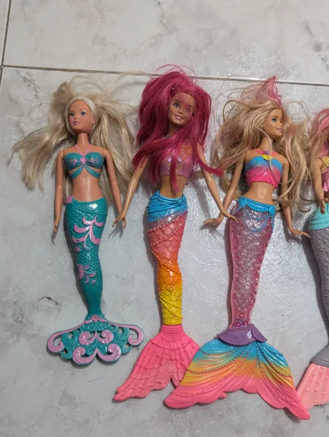 Lote Muñecas Barbie y Accesorios