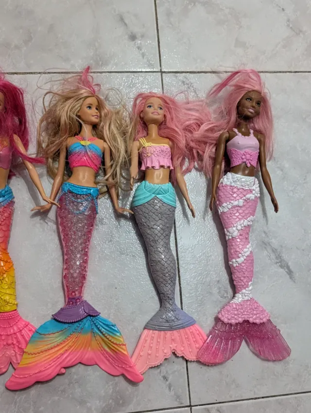 Lote Muñecas Barbie y Accesorios