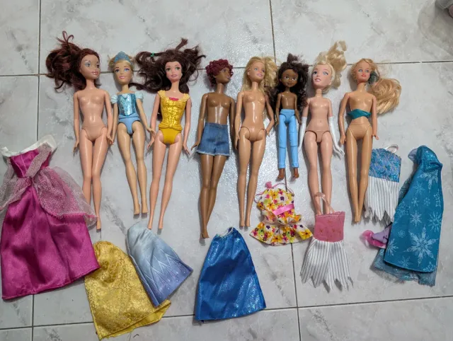Lote Muñecas Barbie y Accesorios