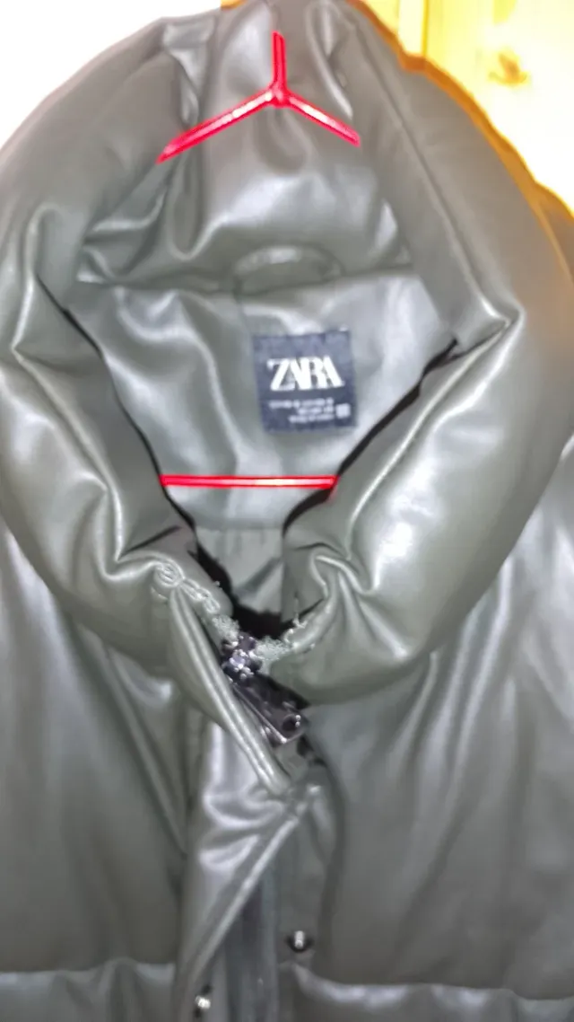 Chaleco bomber Zara verde oliva