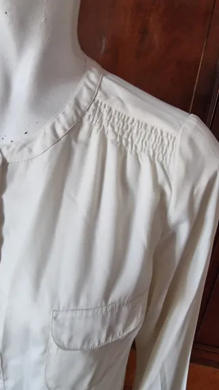 Camisa beige talla 44