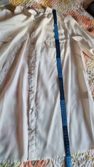Camisa beige talla 44