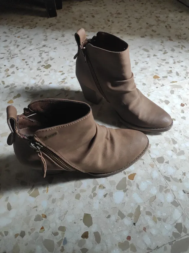 Botas Mustang de ante marrón Talla 36