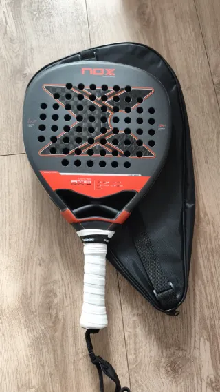 Pala Nox AT10 12k Genius Attack Agustín Tapia