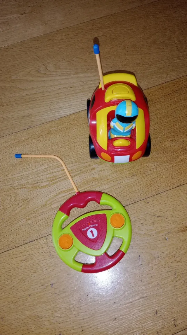 Coche teledirigido con mando