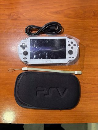 PlayStation Vita OLED bianco con accessori