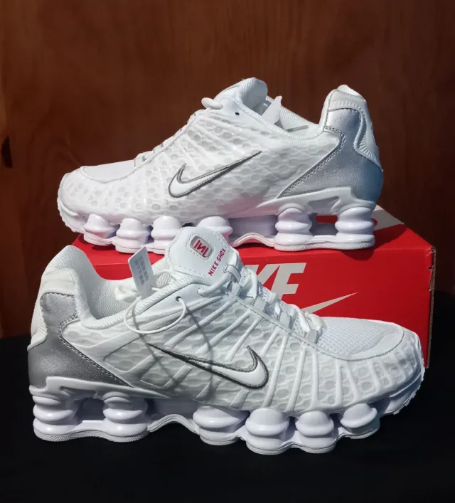 Nike Shox Plata y Blanco