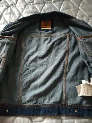 Cazadora vaquera de Pull&Bear.