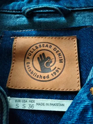 Cazadora vaquera de Pull&Bear.