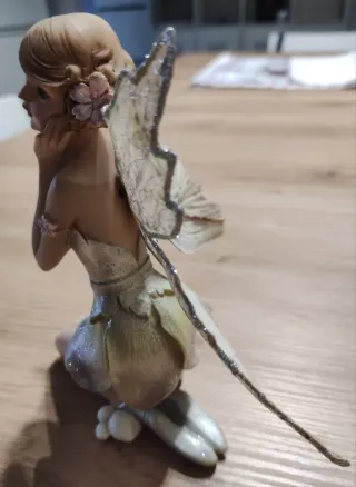 Statua fata decorativa in resina