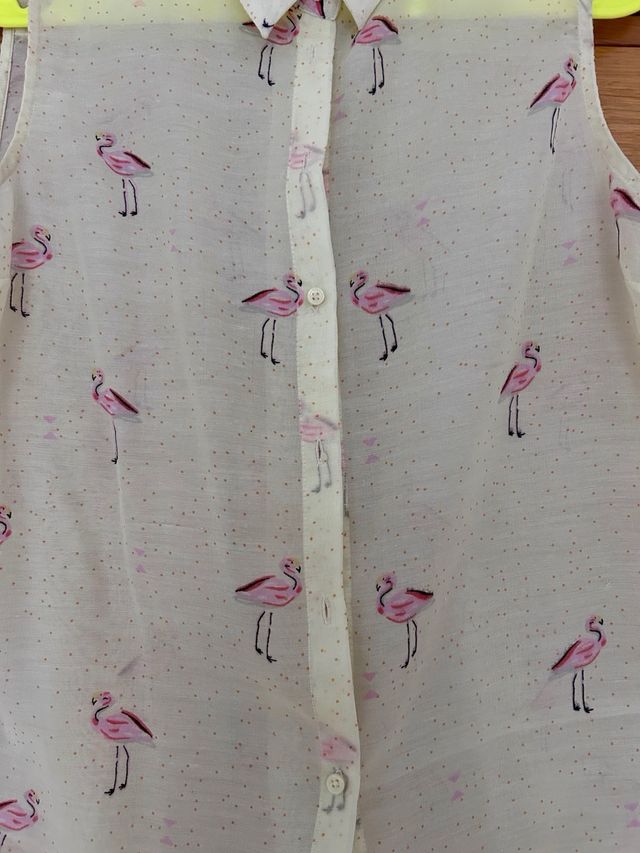 Camisa sin mangas flamencos beige y rosa